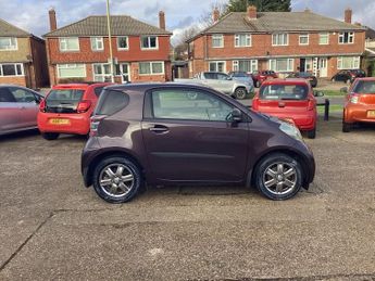 Toyota iQ 1.0 VVT-i 2 Hatchback 3dr Petrol Multidrive Euro 4 (68 bhp)