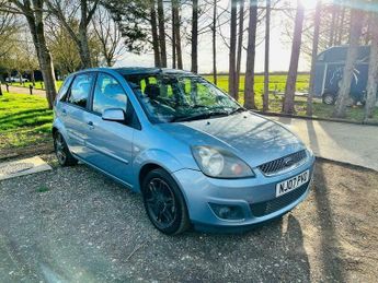 Ford Fiesta 1.4 Ghia 5dr