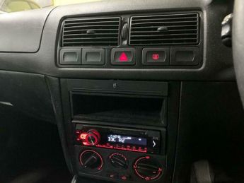 Volkswagen Golf 1.6 S Hatchback 5dr Petrol Automatic (206 g/km, 102 bhp)