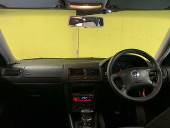Volkswagen Golf 1.6 S Hatchback 5dr Petrol Automatic (206 g/km, 102 bhp)