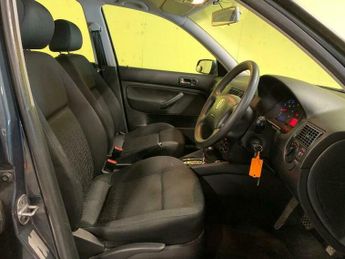 Volkswagen Golf 1.6 S Hatchback 5dr Petrol Automatic (206 g/km, 102 bhp)