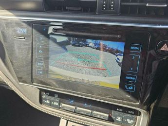 Toyota Auris 1.8 VVT-h Business Edition Touring Sports CVT Euro 6 (s/s) 5dr (