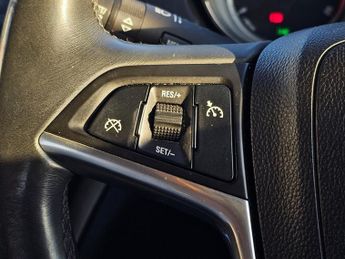 Vauxhall Insignia 2.0 CDTi Exclusiv Auto Euro 5 5dr