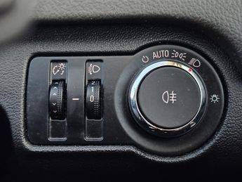Vauxhall Insignia 2.0 CDTi Exclusiv Auto Euro 5 5dr