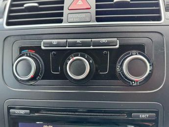 Volkswagen Touran 1.6 TDI SE MPV 5dr Diesel DSG Euro 5 (105 ps)