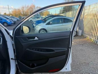 Hyundai Tucson 1.7 CRDi Blue Drive Premium SE DCT Euro 6 (s/s) 5dr