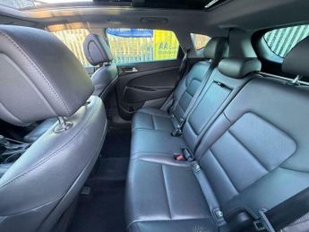 Hyundai Tucson 1.7 CRDi Blue Drive Premium SE DCT Euro 6 (s/s) 5dr
