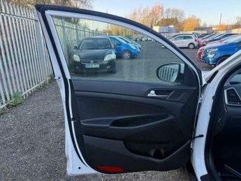 Hyundai Tucson 1.7 CRDi Blue Drive Premium SE DCT Euro 6 (s/s) 5dr