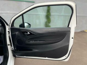 Citroen DS3 1.6 VTi DStyle Plus Euro 5 3dr