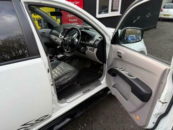 Mitsubishi L200 2.5 DI-D Barbarian Auto 4WD Euro 4 4dr (LB)