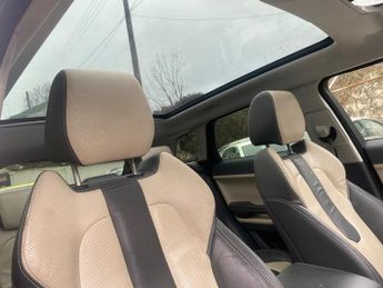 Land Rover Range Rover Evoque SD4 DYNAMIC LUX 2.2 AUTO. (Awaiting Prep) Two Owners from new.