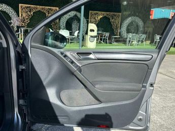 Volkswagen Golf 1.6 TDI Match DSG Euro 5 5dr