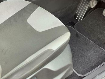 Ford Focus 1.0T EcoBoost Zetec Navigator Euro 5 (s/s) 5dr