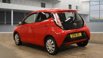 Toyota AYGO VVT-I X-PLAY X-SHIFT