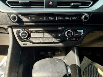 Kia Niro 1.6 GDi 8.9kWh 3 DCT Euro 6 (s/s) 5dr