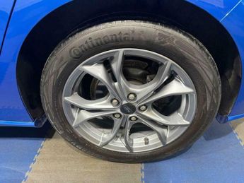 Ford Focus 1.5 Focus ST-Line TDCI Auto 5dr