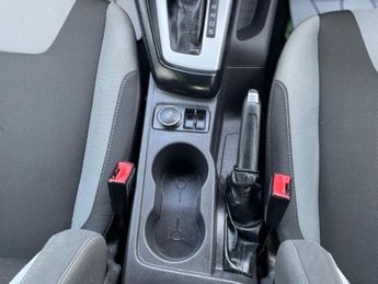 Ford Focus 1.6 Zetec Hatchback 5dr Petrol Powershift Euro 5 (125 ps)