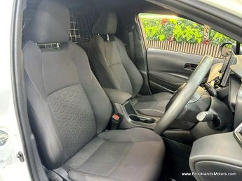Toyota Corolla COMMERCIAL [HEATED SEATS & REVERSE CAMERA]