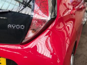 Toyota AYGO VVT-I X-PLAY X-SHIFT