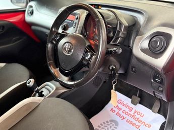 Toyota AYGO VVT-I X-PLAY X-SHIFT