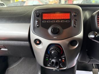 Toyota AYGO VVT-I X-PLAY X-SHIFT