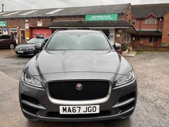 Jaguar F-Pace PRESTIGE AWD-Parking Camera-Sat Navigation-Heated Seats-Low Mile