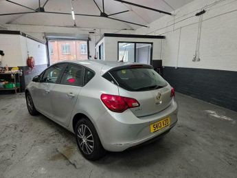 Vauxhall Astra 1.4 16v Exclusiv Euro 5 5dr