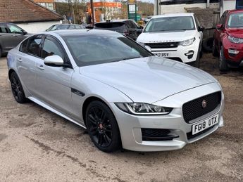 Jaguar XE D R-SPORT