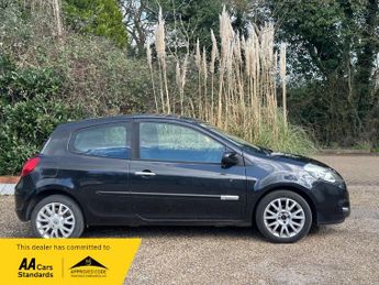 Renault Clio DYNAMIQUE TOMTOM 16V