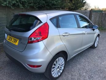 Ford Fiesta 1.4 TITANIUM AUTOMATIC