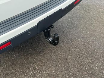 Land Rover Discovery 3.0 SD V6 Graphite SUV 5dr Diesel Auto 4WD Euro 6 (s/s) (256 bhp