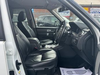 Land Rover Discovery 3.0 SD V6 Graphite SUV 5dr Diesel Auto 4WD Euro 6 (s/s) (256 bhp