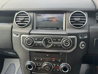 Land Rover Discovery 3.0 SD V6 Graphite SUV 5dr Diesel Auto 4WD Euro 6 (s/s) (256 bhp