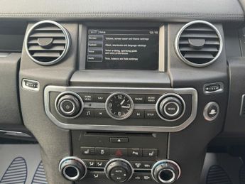 Land Rover Discovery 3.0 SD V6 Graphite SUV 5dr Diesel Auto 4WD Euro 6 (s/s) (256 bhp