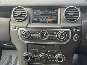 Land Rover Discovery 3.0 SD V6 Graphite SUV 5dr Diesel Auto 4WD Euro 6 (s/s) (256 bhp