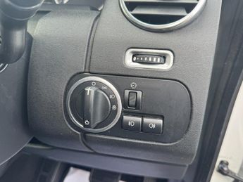 Land Rover Discovery 3.0 SD V6 Graphite SUV 5dr Diesel Auto 4WD Euro 6 (s/s) (256 bhp