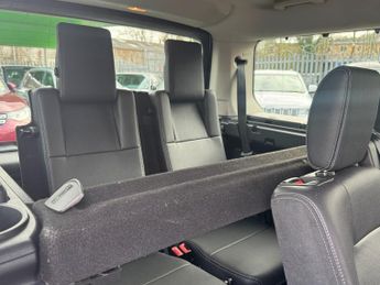 Land Rover Discovery 3.0 SD V6 Graphite SUV 5dr Diesel Auto 4WD Euro 6 (s/s) (256 bhp