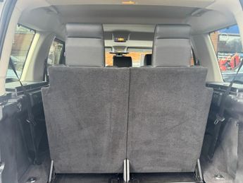 Land Rover Discovery 3.0 SD V6 Graphite SUV 5dr Diesel Auto 4WD Euro 6 (s/s) (256 bhp