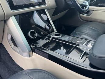 Land Rover Range Rover 3.0 SD V6 Vogue SE SUV 5dr Diesel Auto 4WD Euro 6 (s/s) (275 ps)