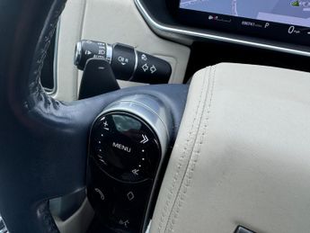 Land Rover Range Rover 3.0 SD V6 Vogue SE SUV 5dr Diesel Auto 4WD Euro 6 (s/s) (275 ps)