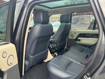Land Rover Range Rover 3.0 SD V6 Vogue SE SUV 5dr Diesel Auto 4WD Euro 6 (s/s) (275 ps)