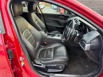 Jaguar XE 2.0d Prestige Auto Euro 6 (s/s) 4dr