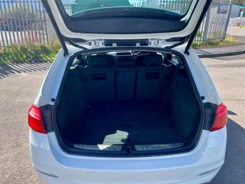 BMW 3 SERIES 330d XDRIVE AC TOURING Ex Police