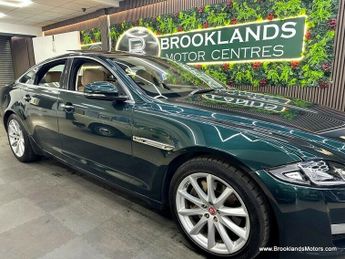 Jaguar XJ 3.0 D V6 LUXURY [8X SERVICES, SAT NAV, LEATHER, HEATED SEATS & P