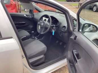 Vauxhall Corsa 1.0i 12v Life Hatchback 5dr Petrol Manual (134 g/km, 59 bhp)