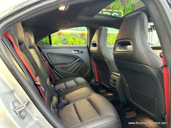 Mercedes-Benz CLA CLA45 [STUNNING CLA45]