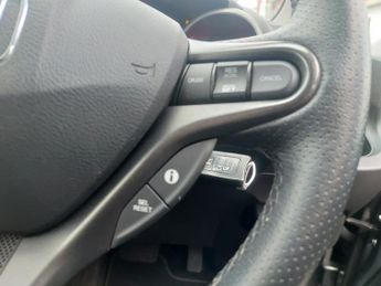 Honda Jazz I-VTEC ES PLUS