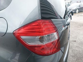 Honda Jazz I-VTEC ES PLUS