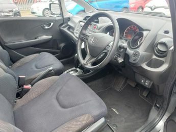 Honda Jazz I-VTEC ES PLUS