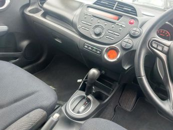 Honda Jazz I-VTEC ES PLUS
